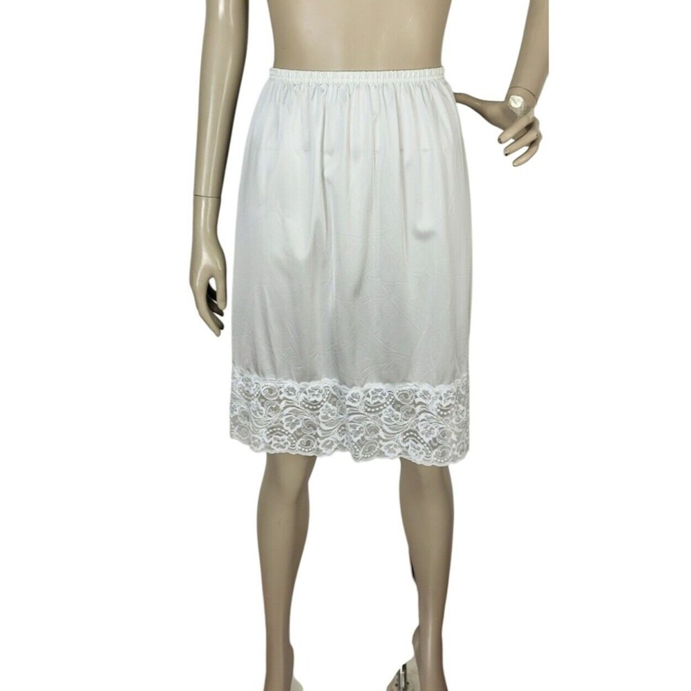 VTG Vanity Fair White 5" Scalloped Lace Trim Half Skirt Dress Slip Small 22" 38